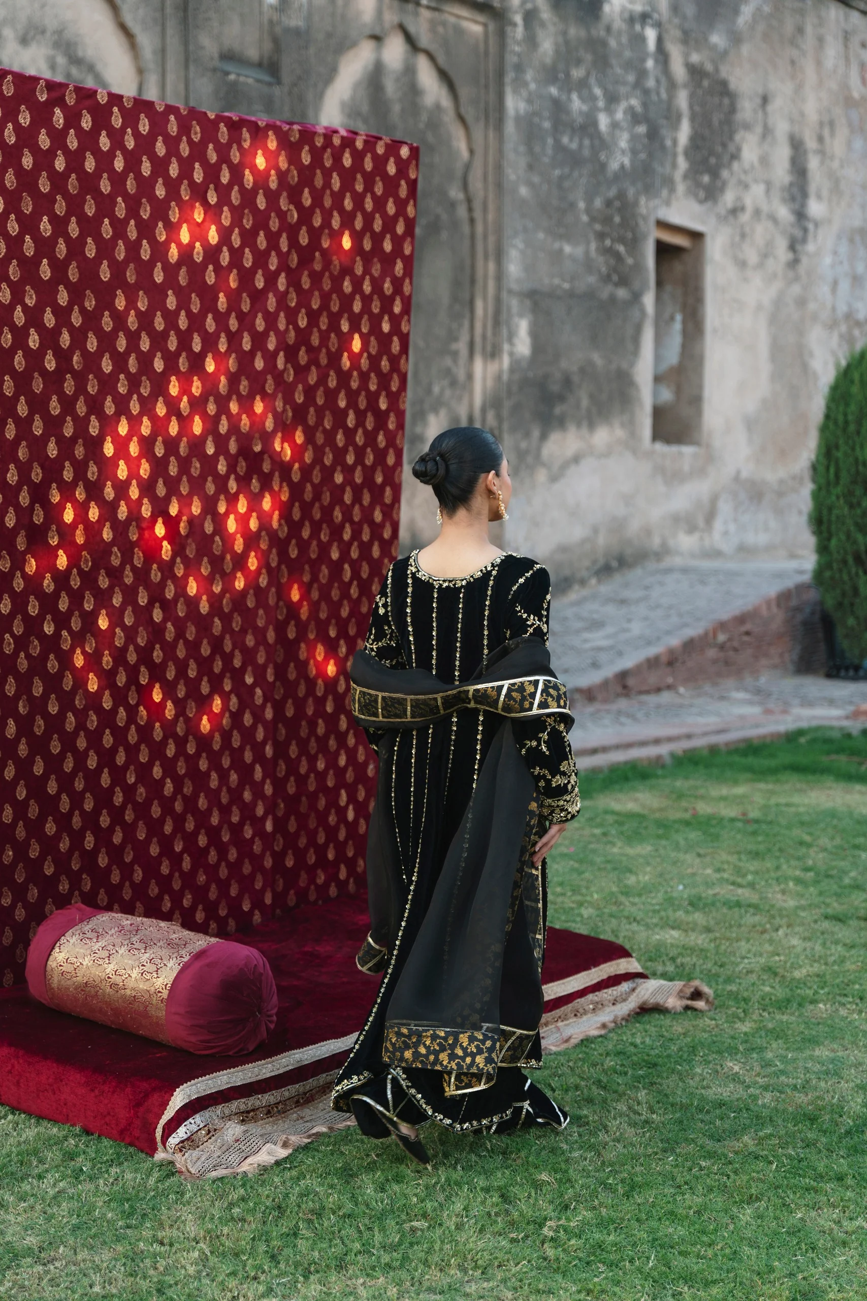 Aida Black - Image 6