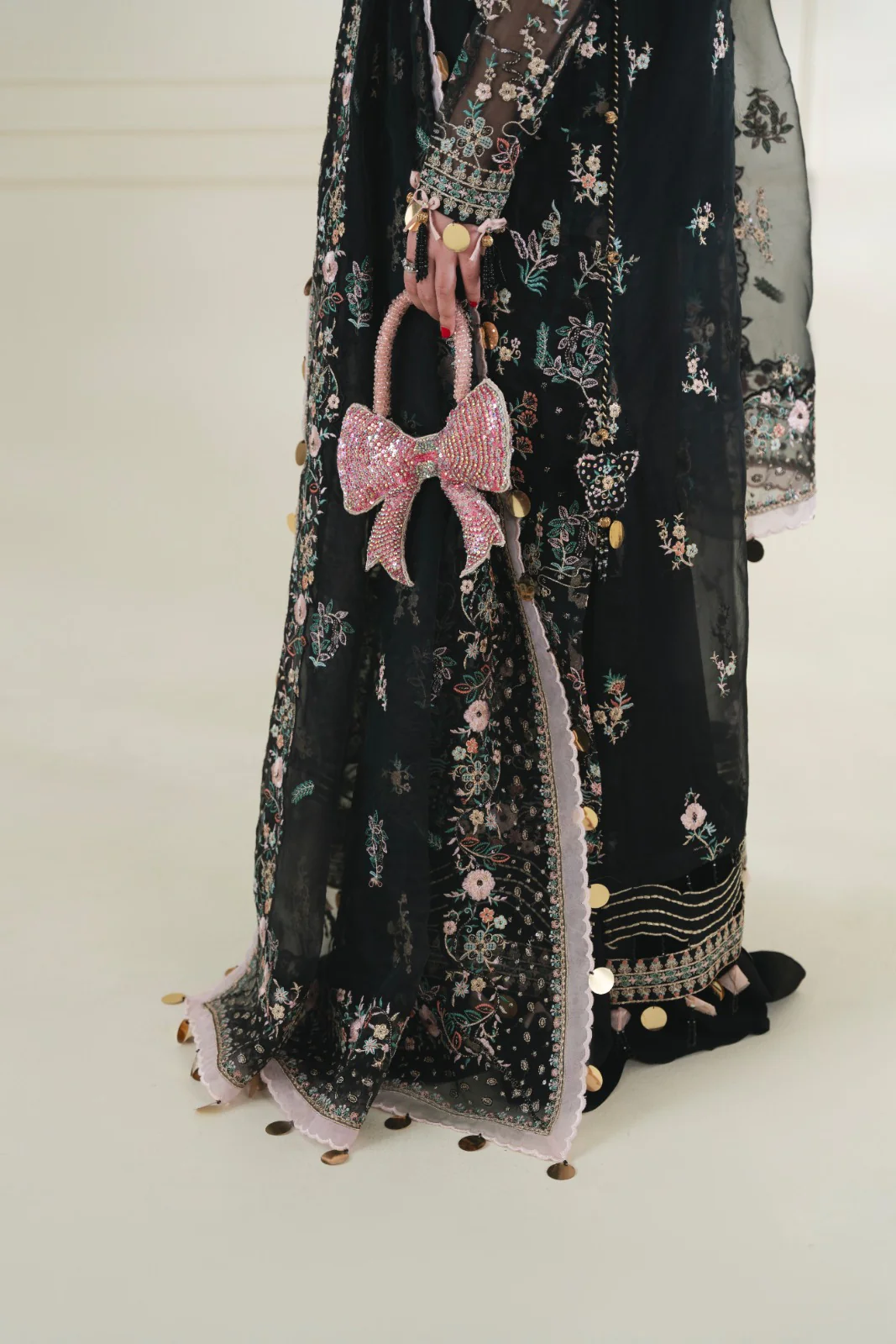 Alana Naz - Image 4