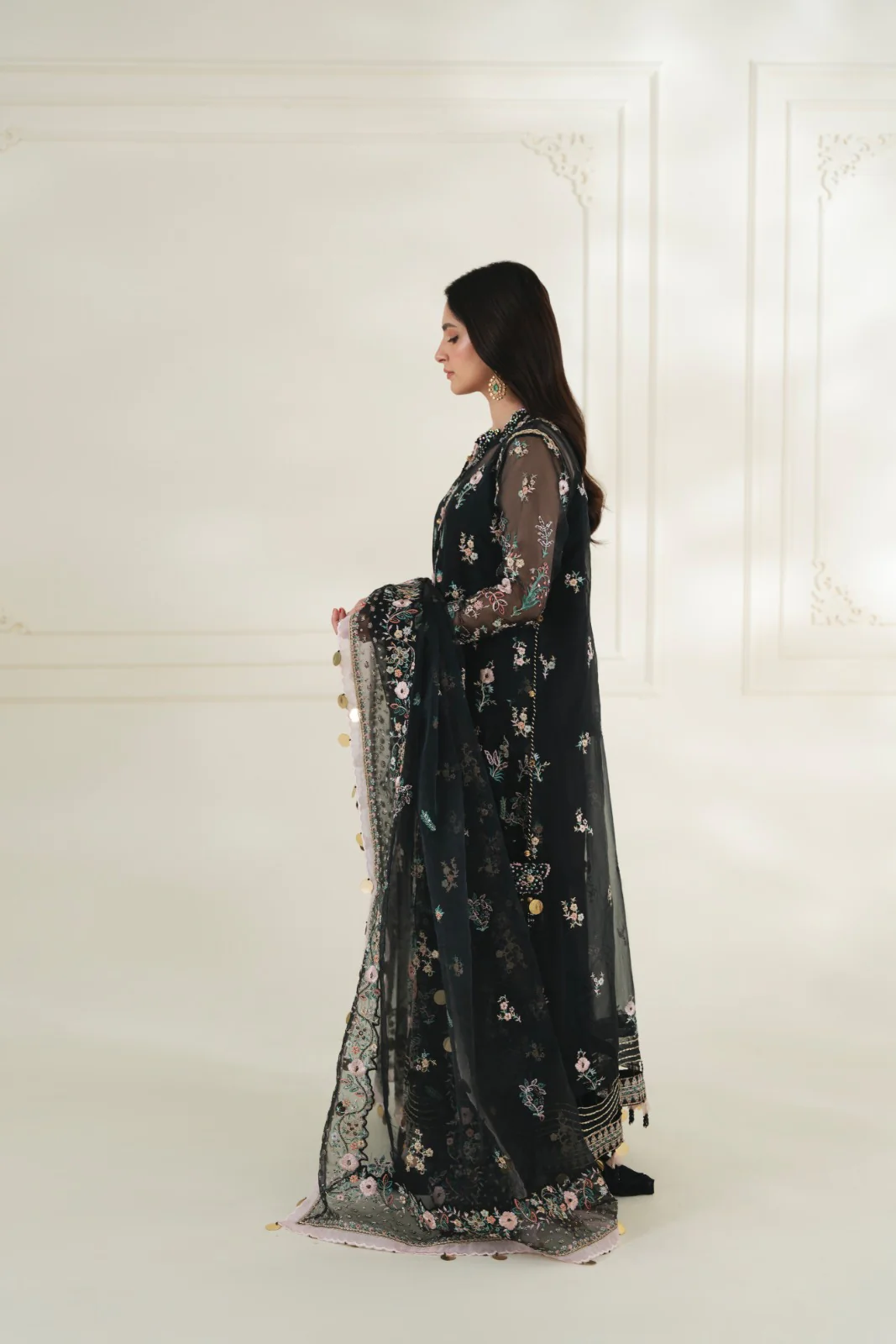 Alana Naz - Image 5