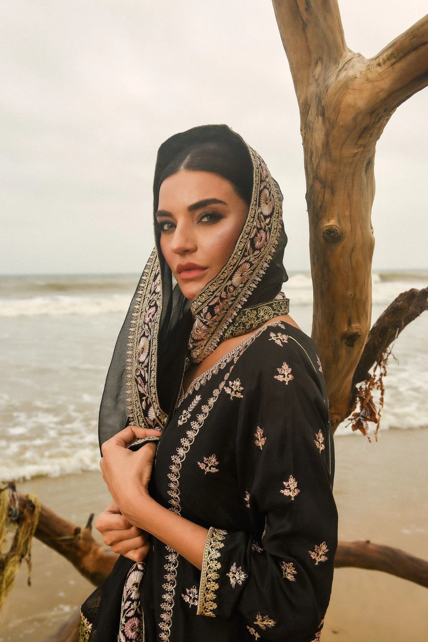 Black Noorez - Image 6