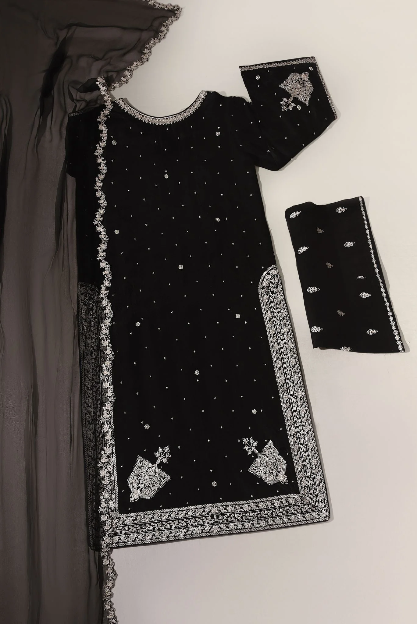 Black Paisley - Image 2