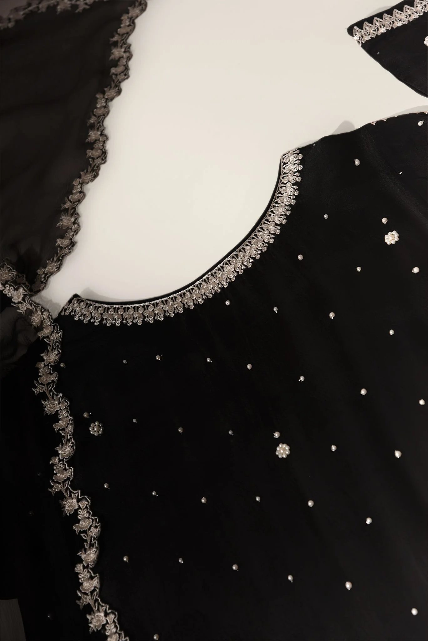Black Paisley - Image 3