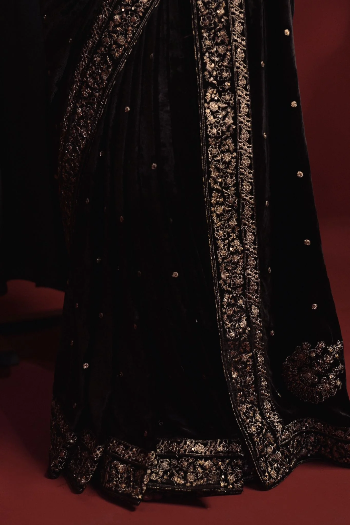 Black velvet SAREE - Image 10