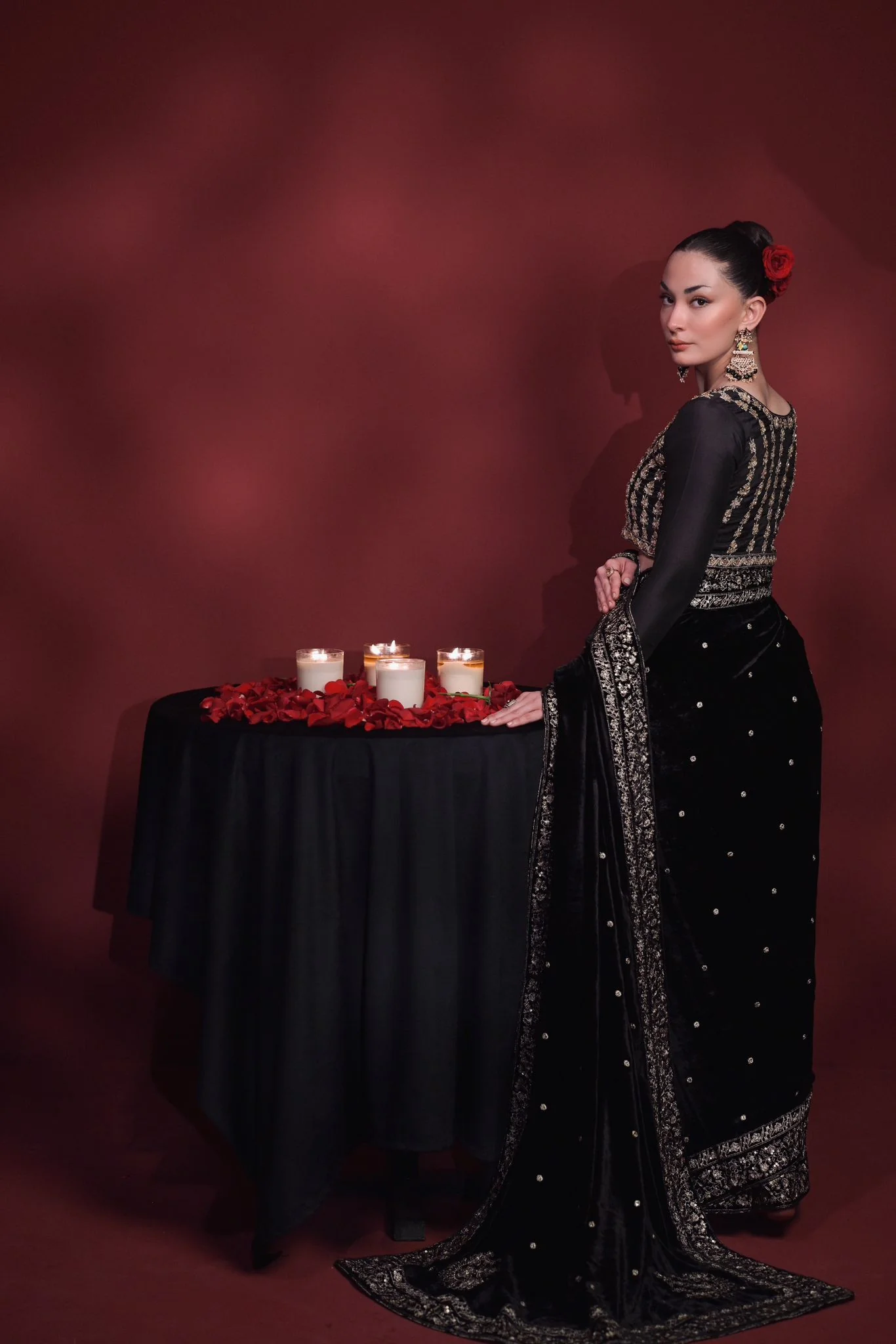 Black velvet SAREE - Image 4