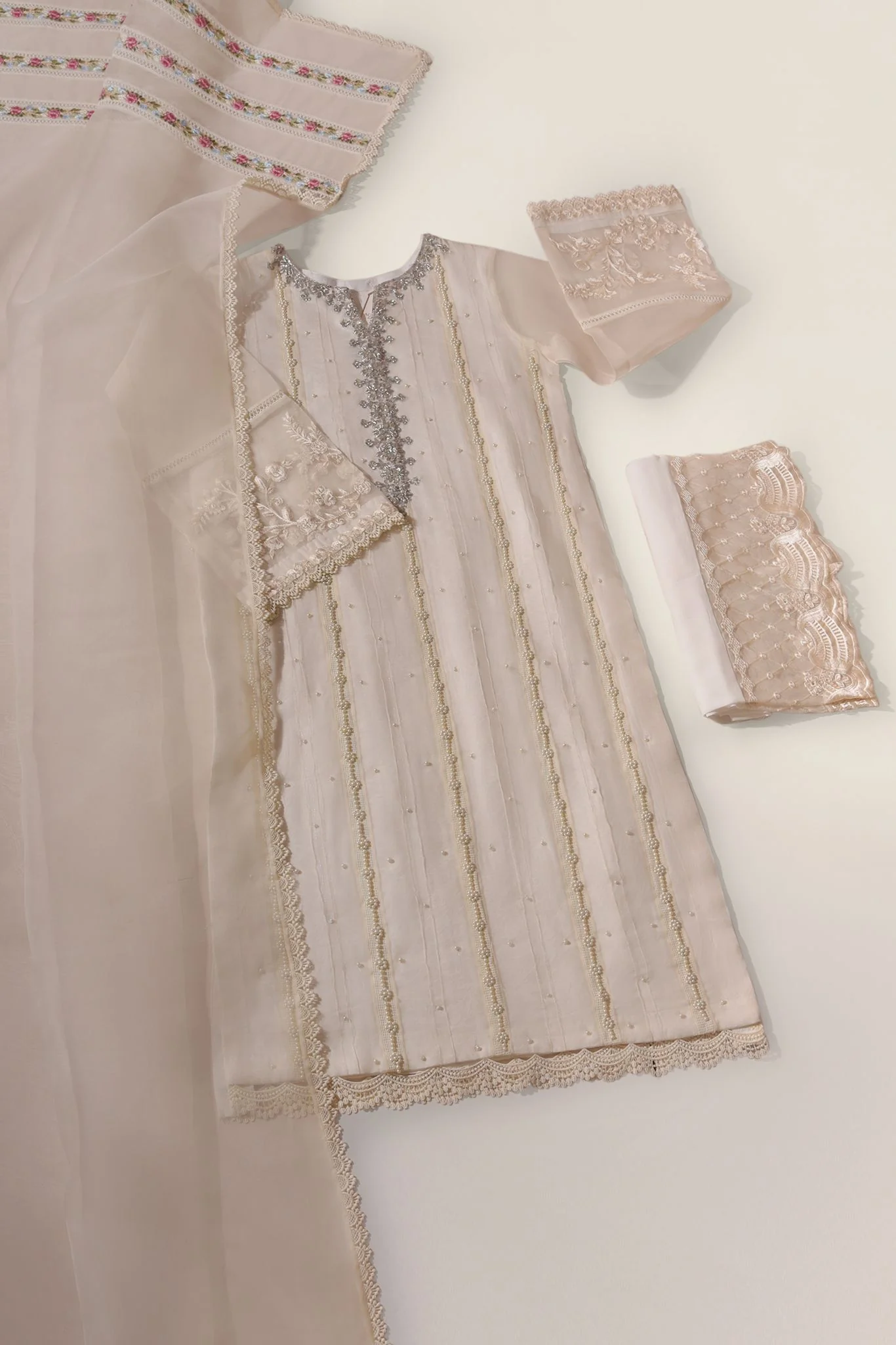 Charmante Ivory