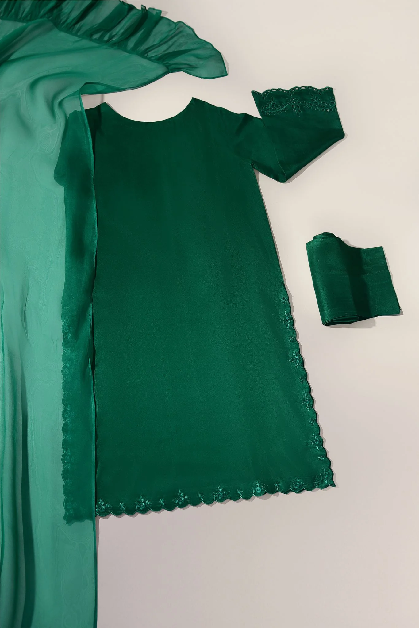 Emerald cutwork - Image 2