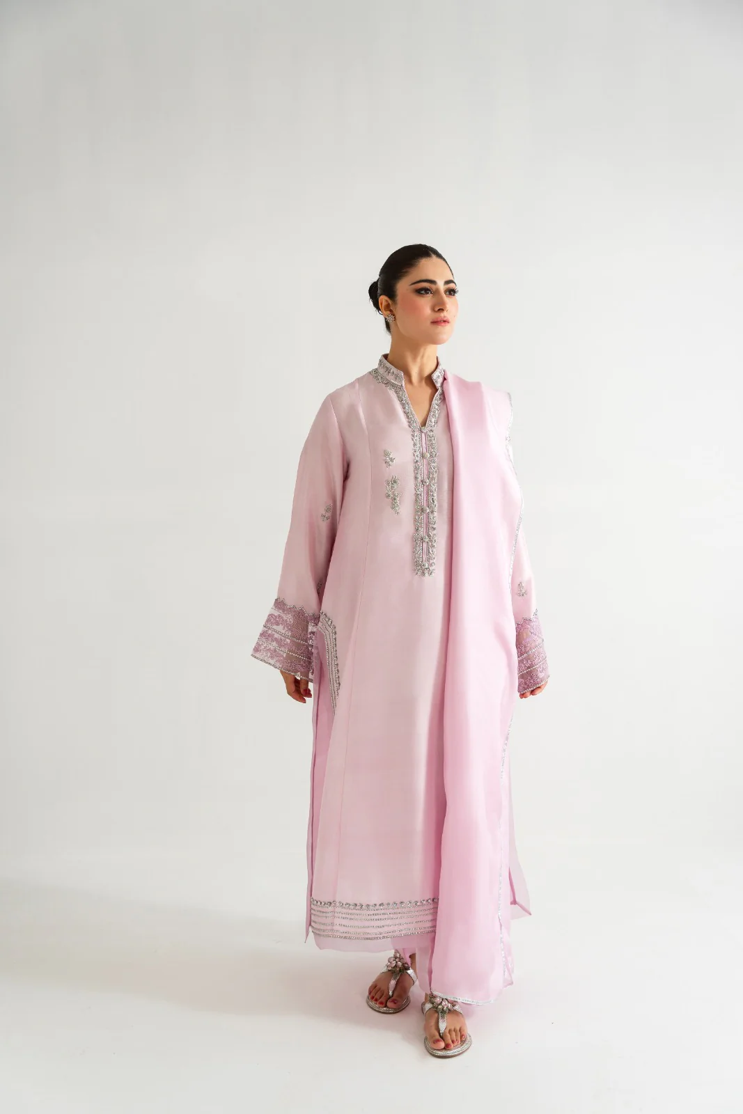 Farahnaaz - Image 4