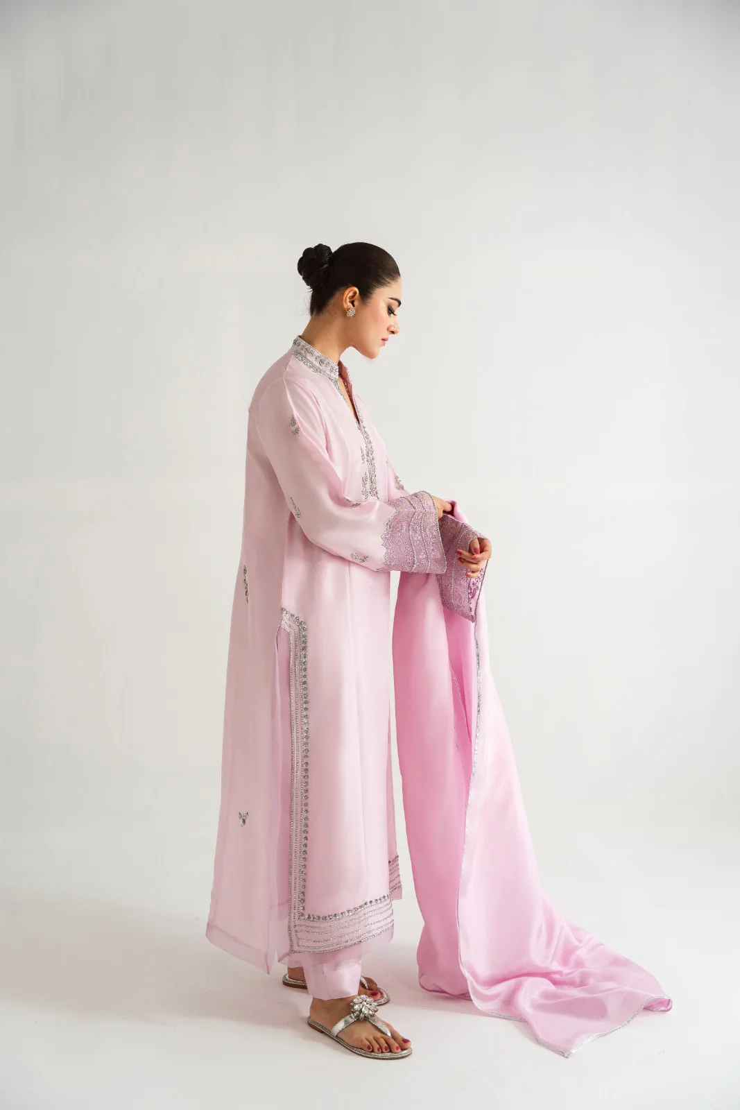 Farahnaaz - Image 5