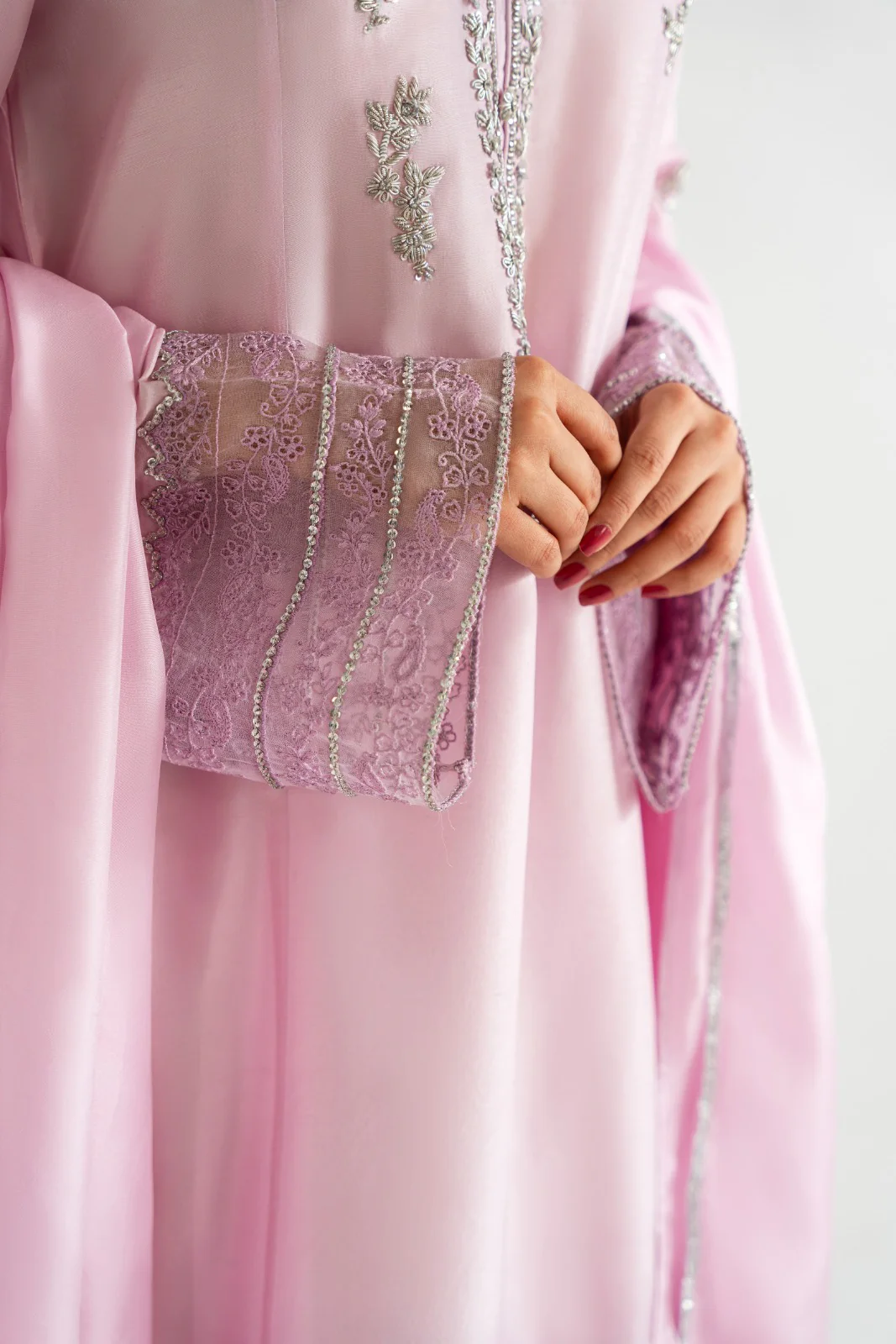 Farahnaaz - Image 6