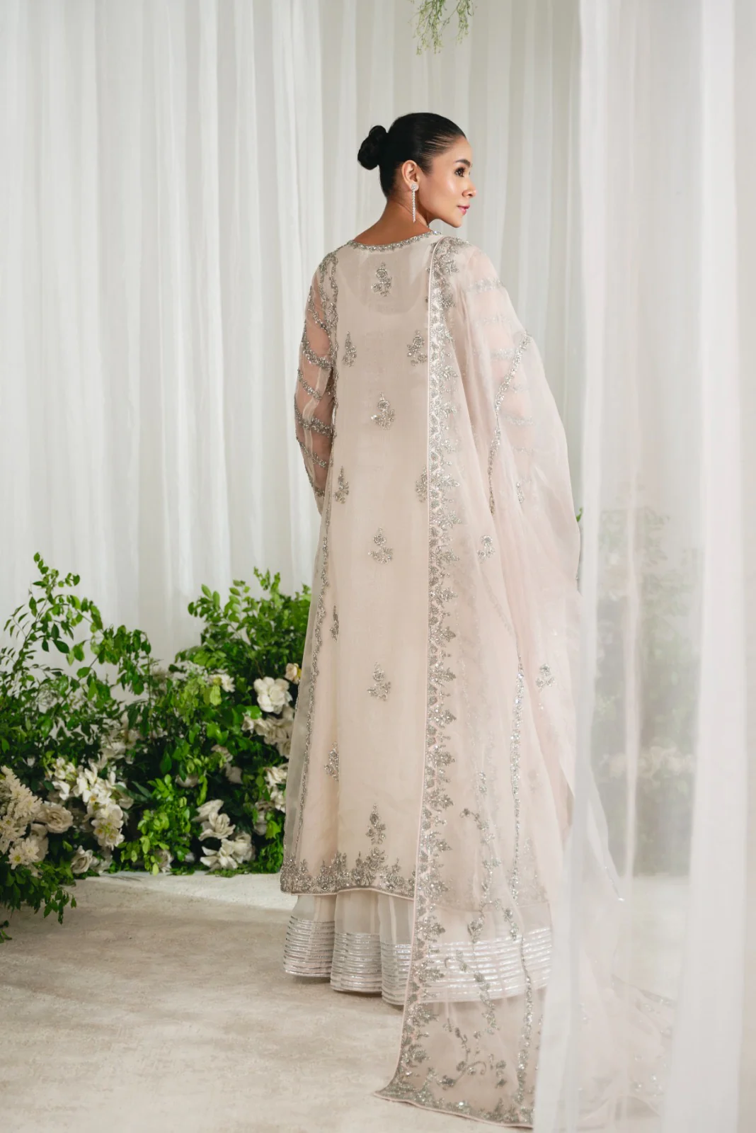 Flora Ivy - Image 4