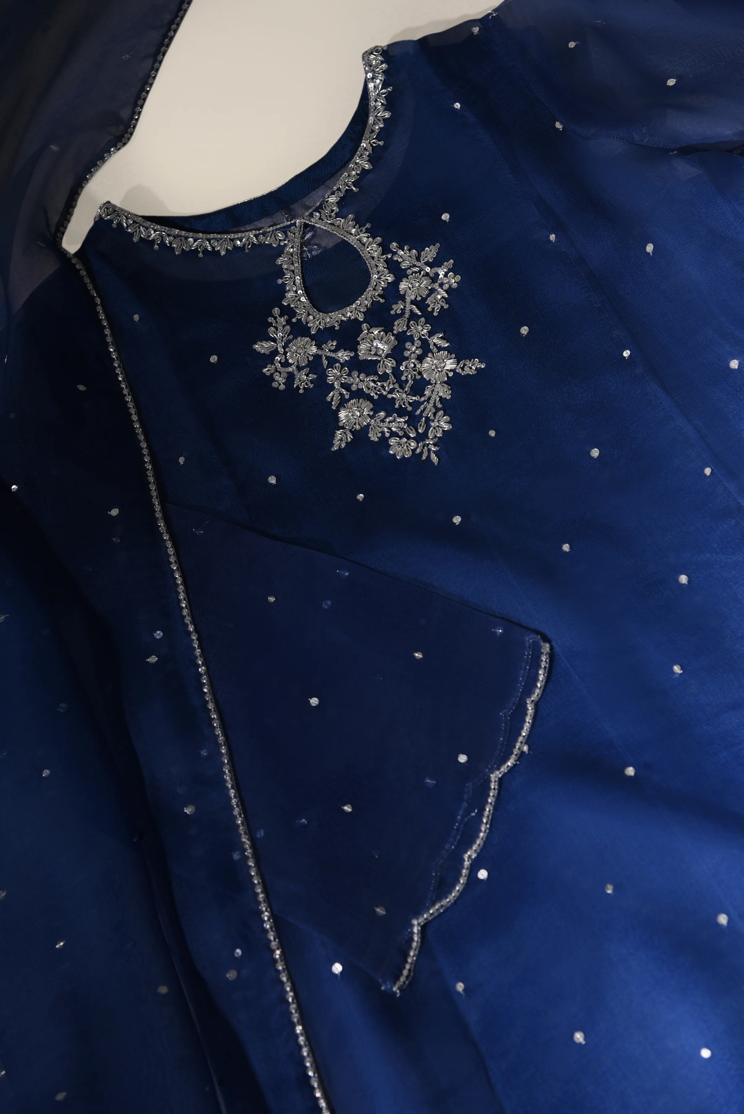 Gina Navy - Image 2