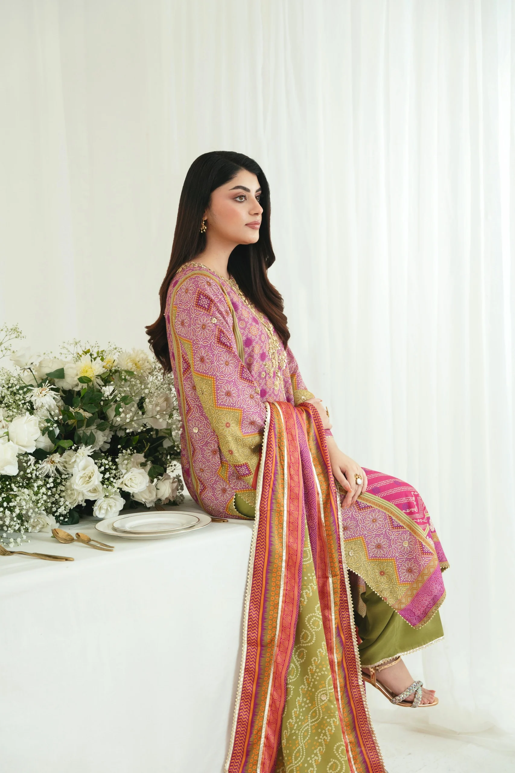 Hoorain Silk - Image 3