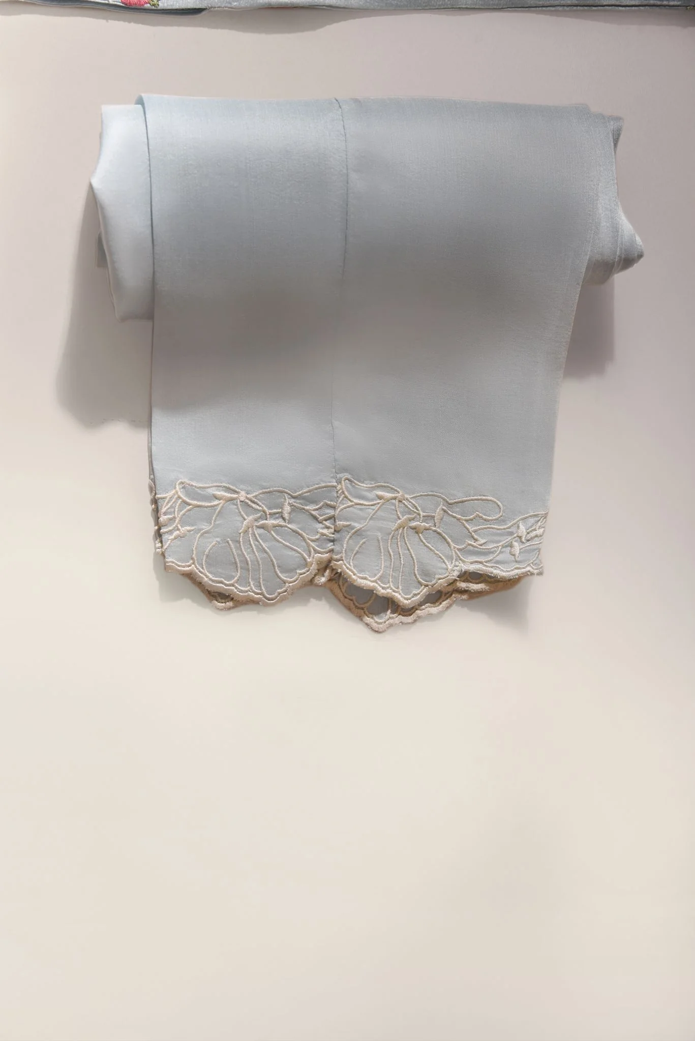 Jumana Embroidered - Image 3