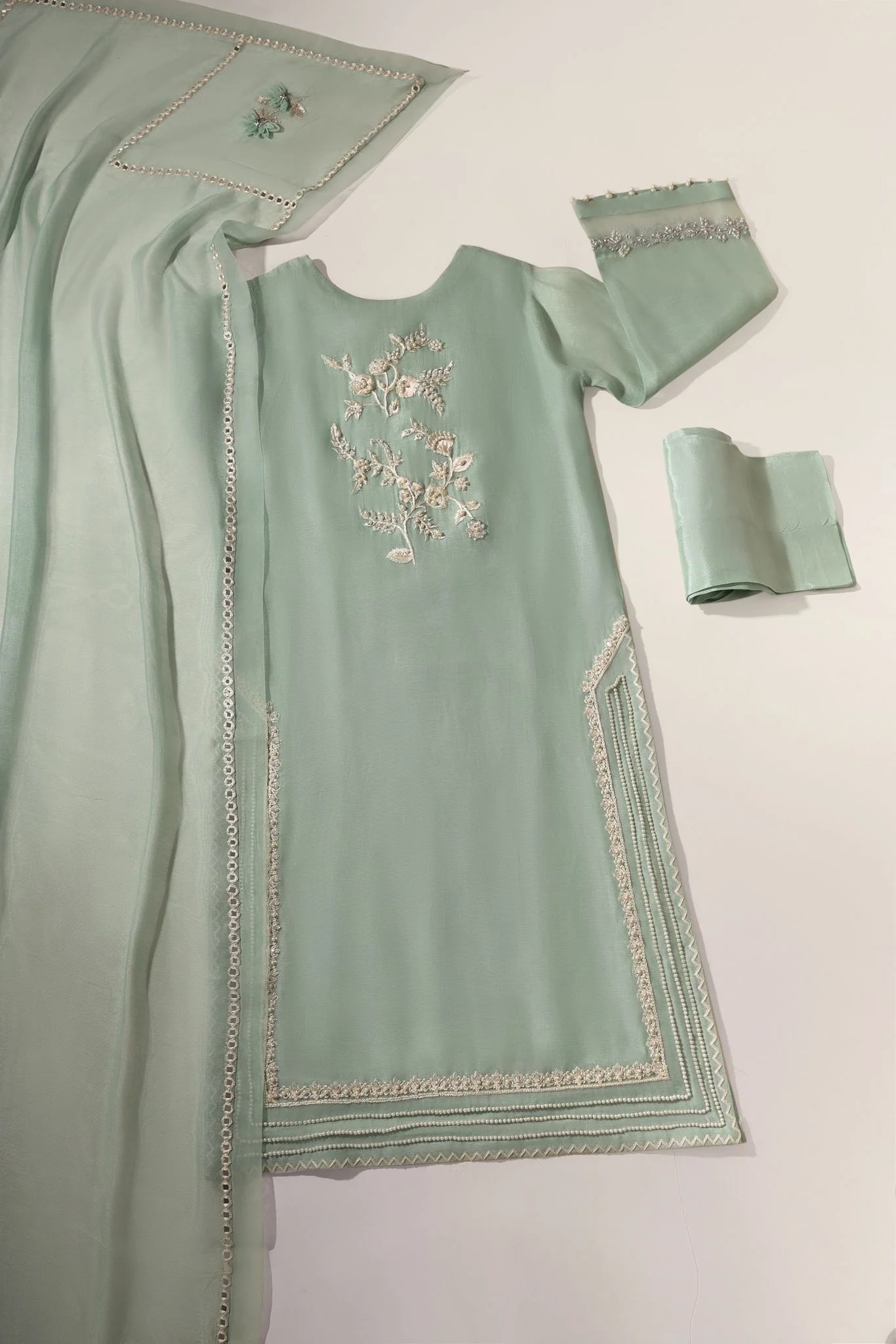 Lilian Mint - Image 3