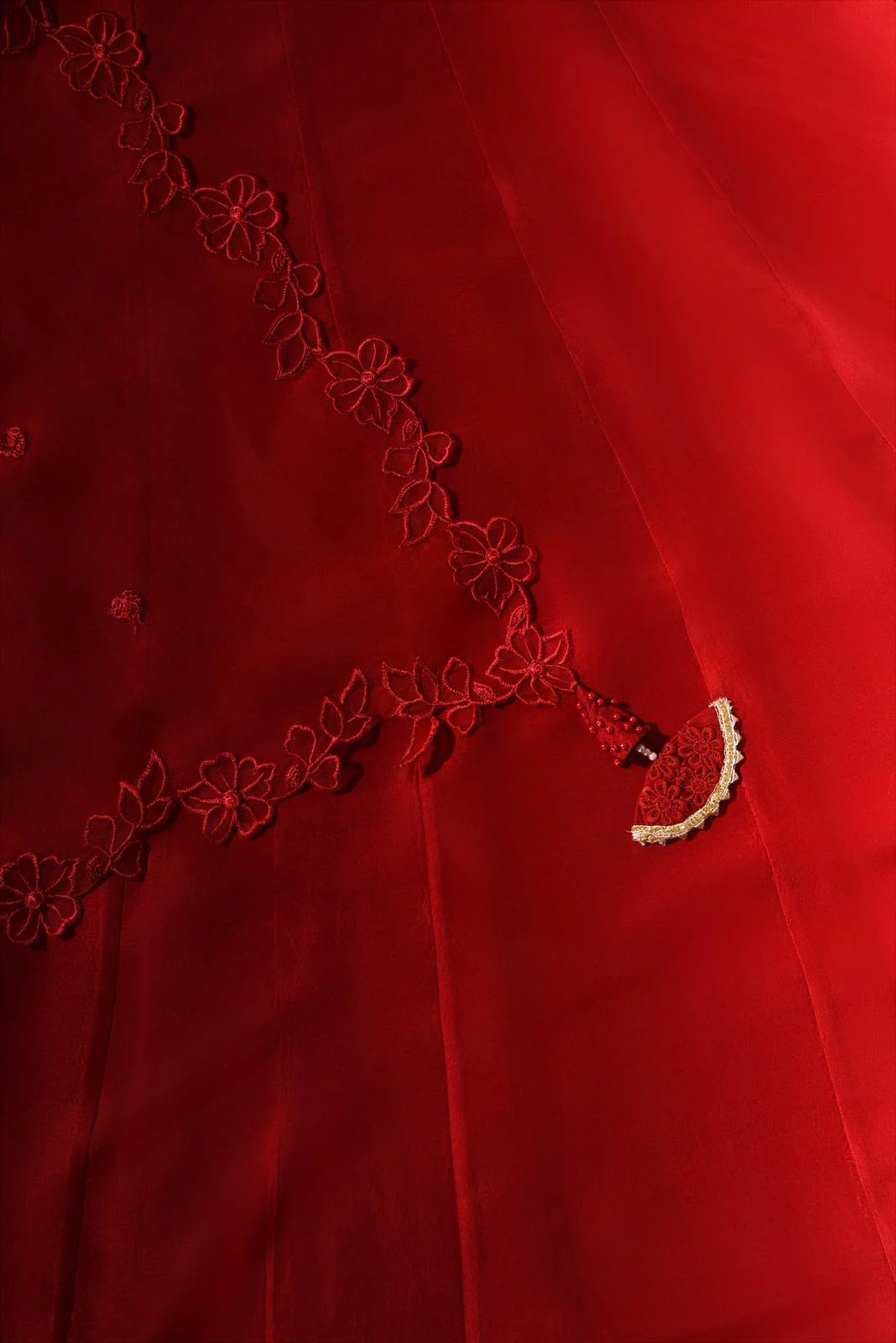 Lulu Maroon - Image 4