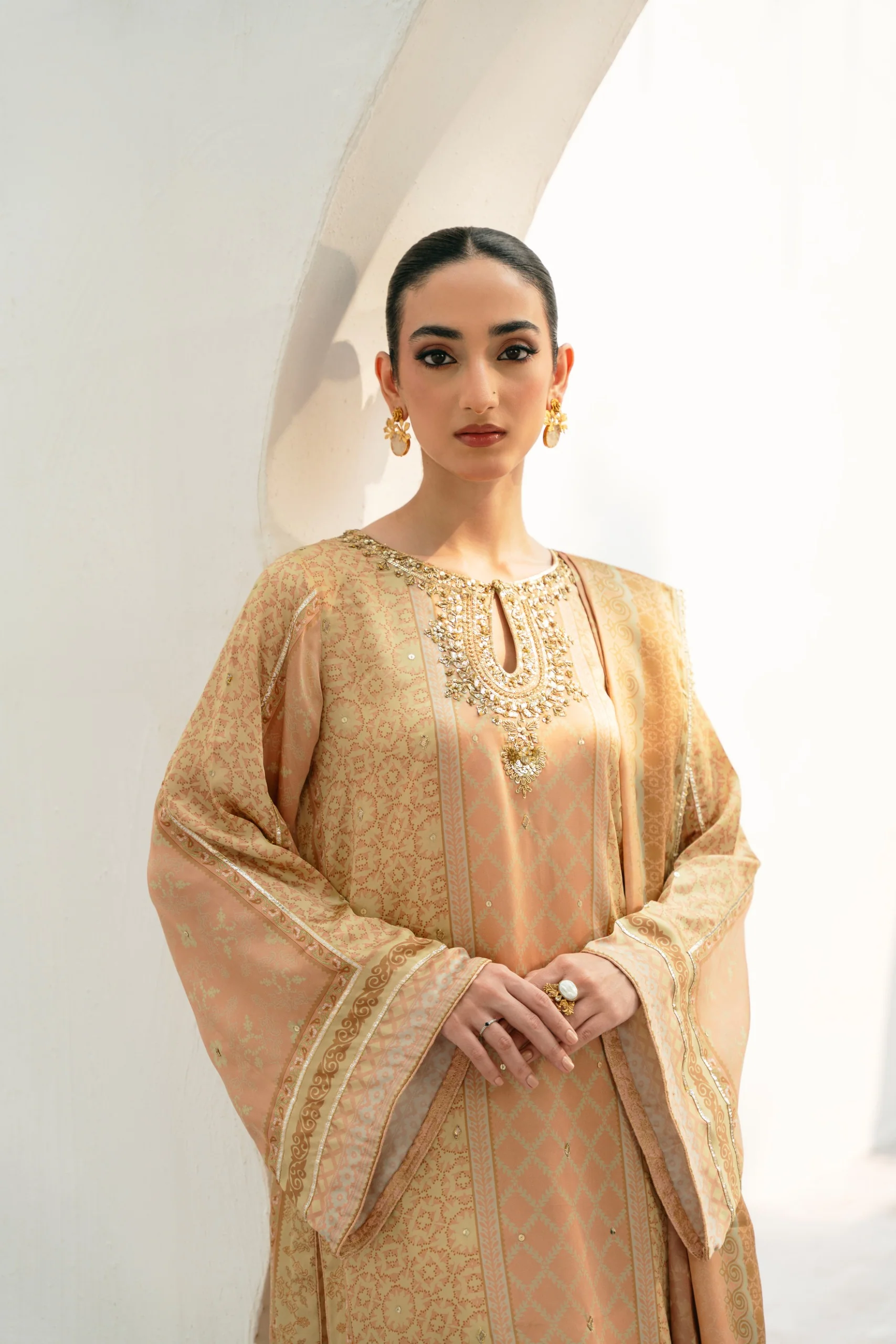 Mahdis - Image 7