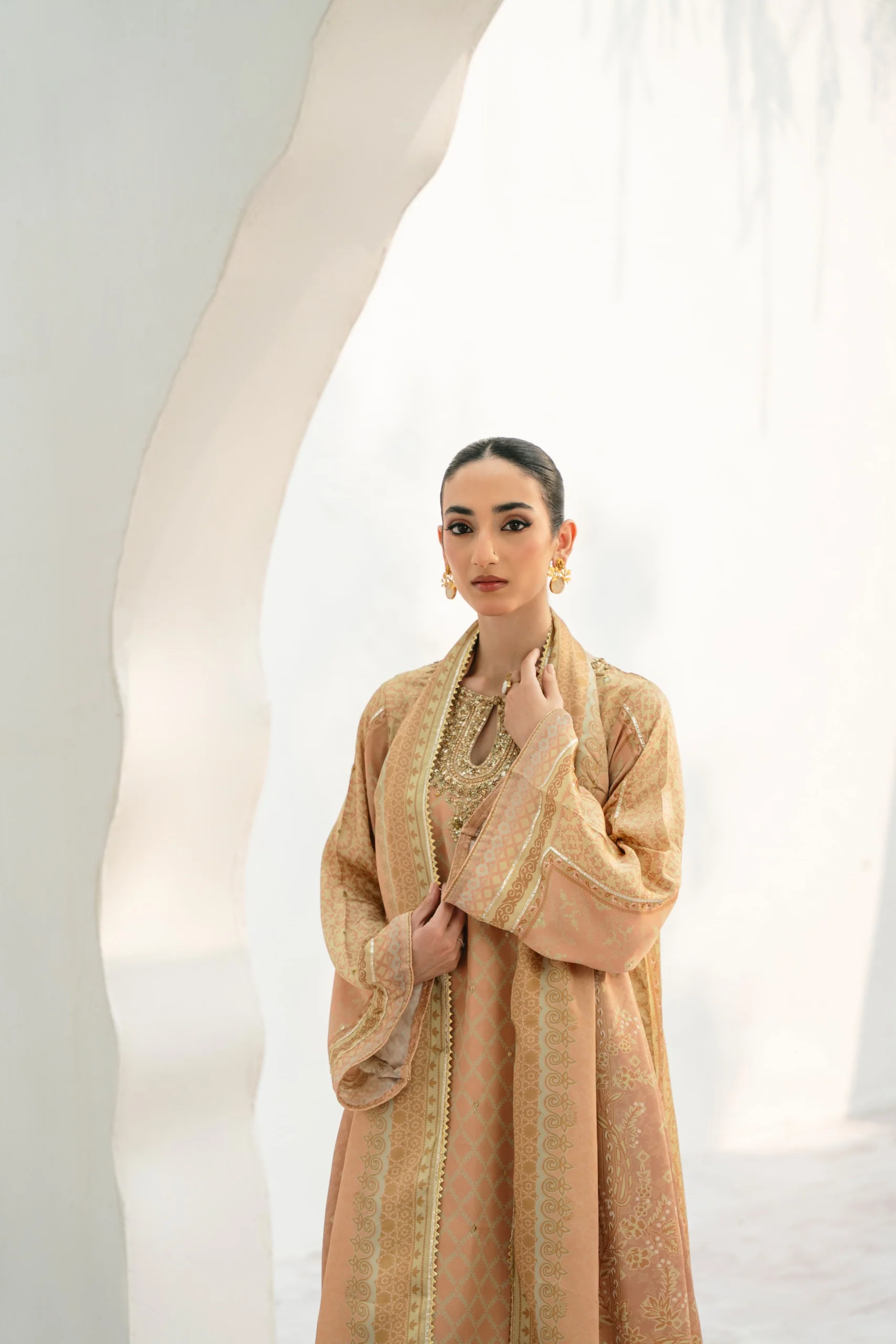 Mahdis - Image 8