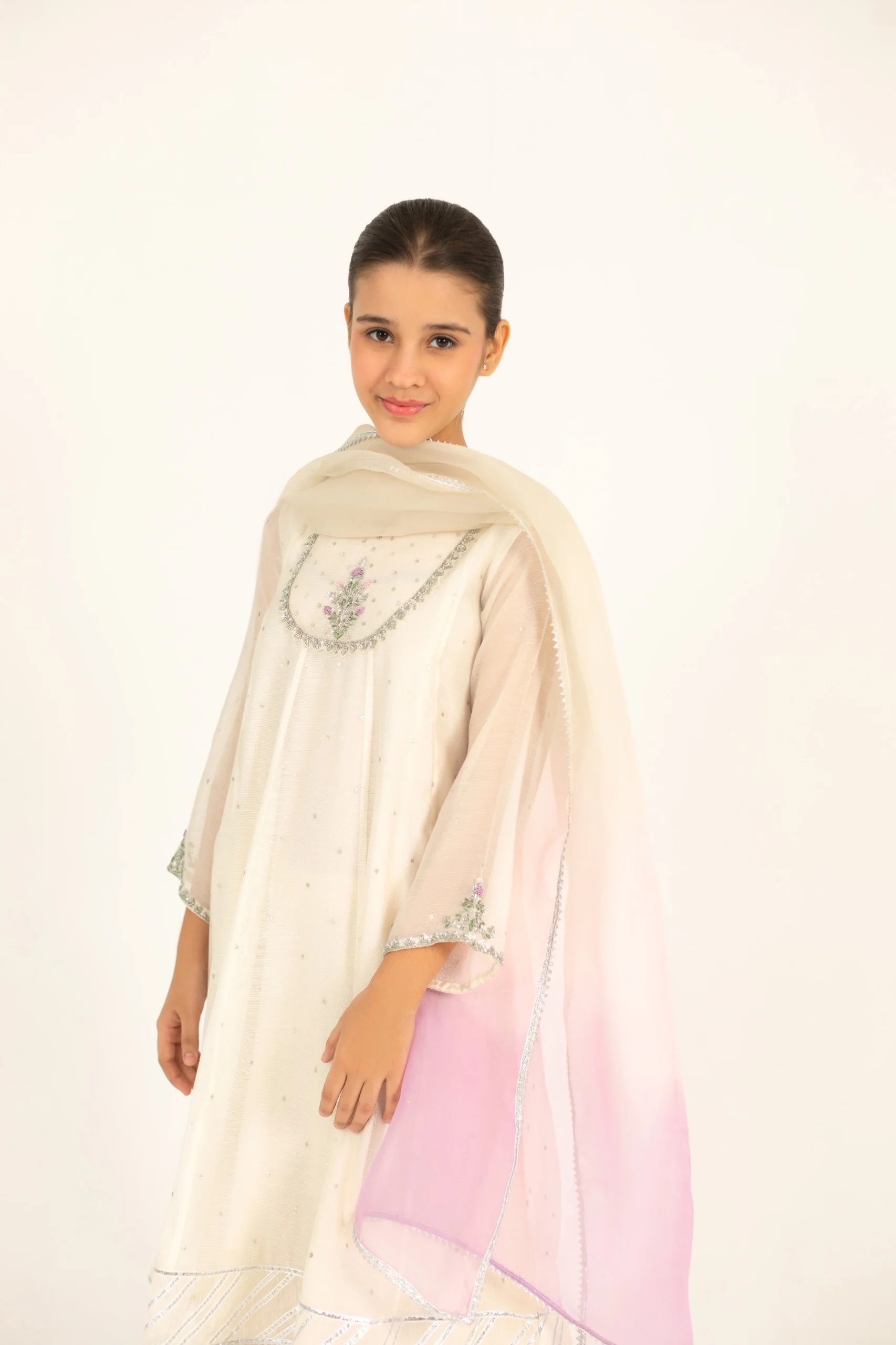 Mahnoor K - Image 5