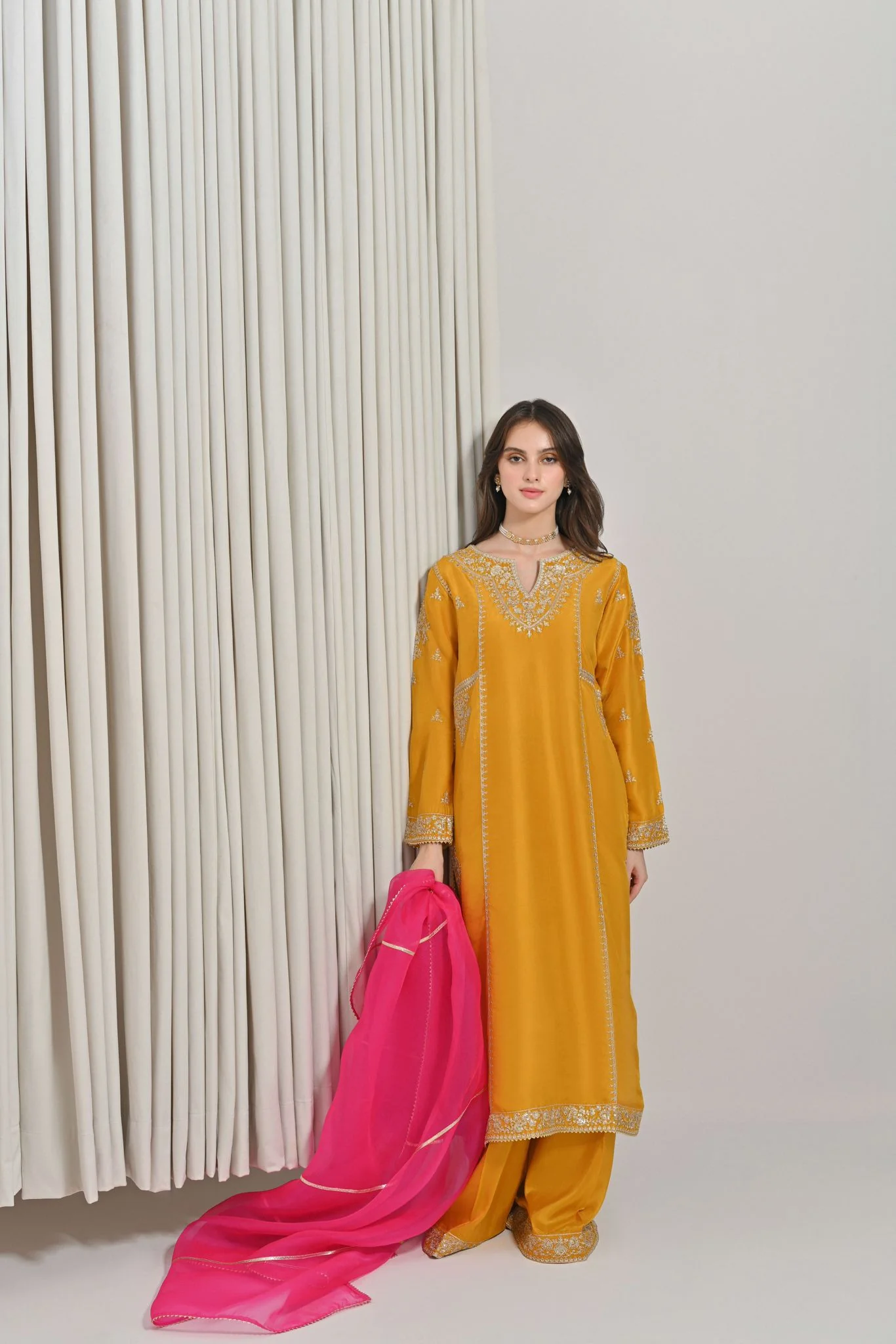 Mahnoor Yellow Zari - Image 4