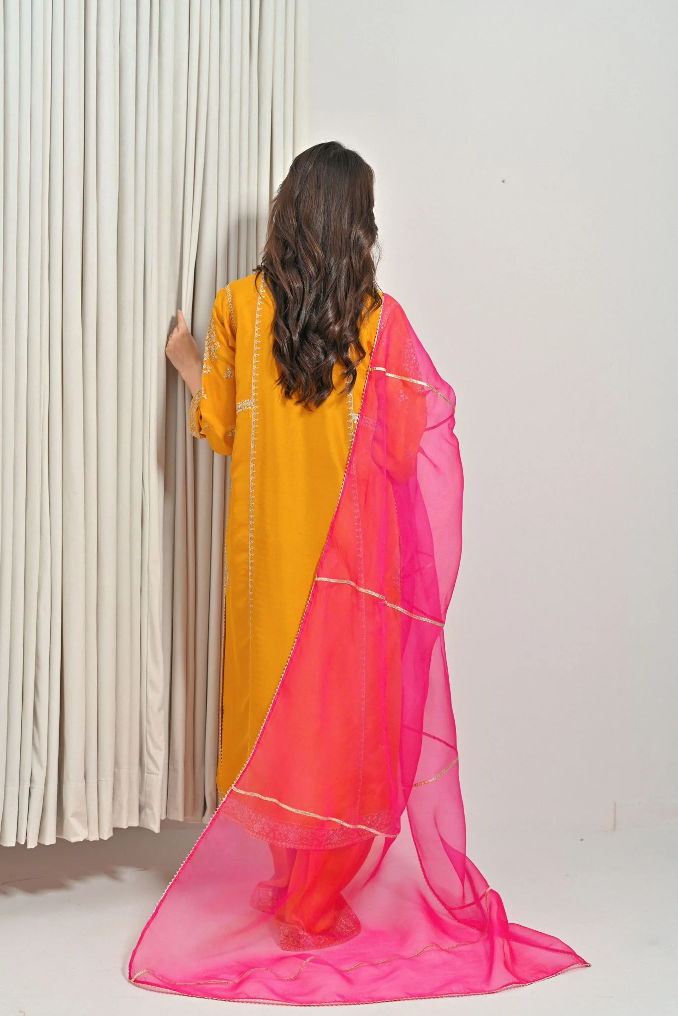 Mahnoor Yellow Zari - Image 5