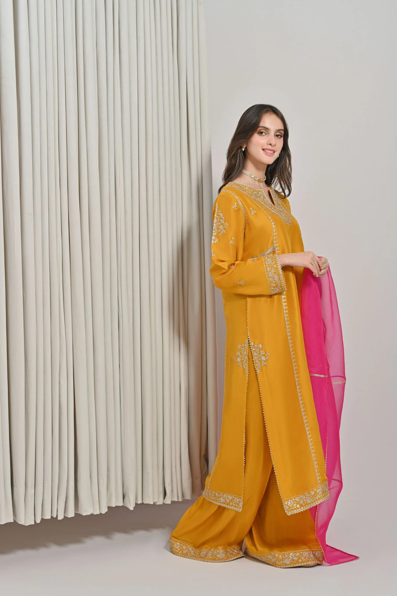 Mahnoor Yellow Zari - Image 6