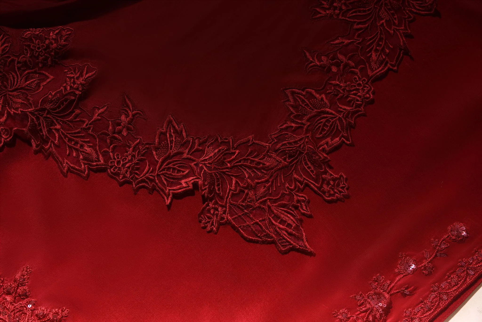 Maroon - Image 3