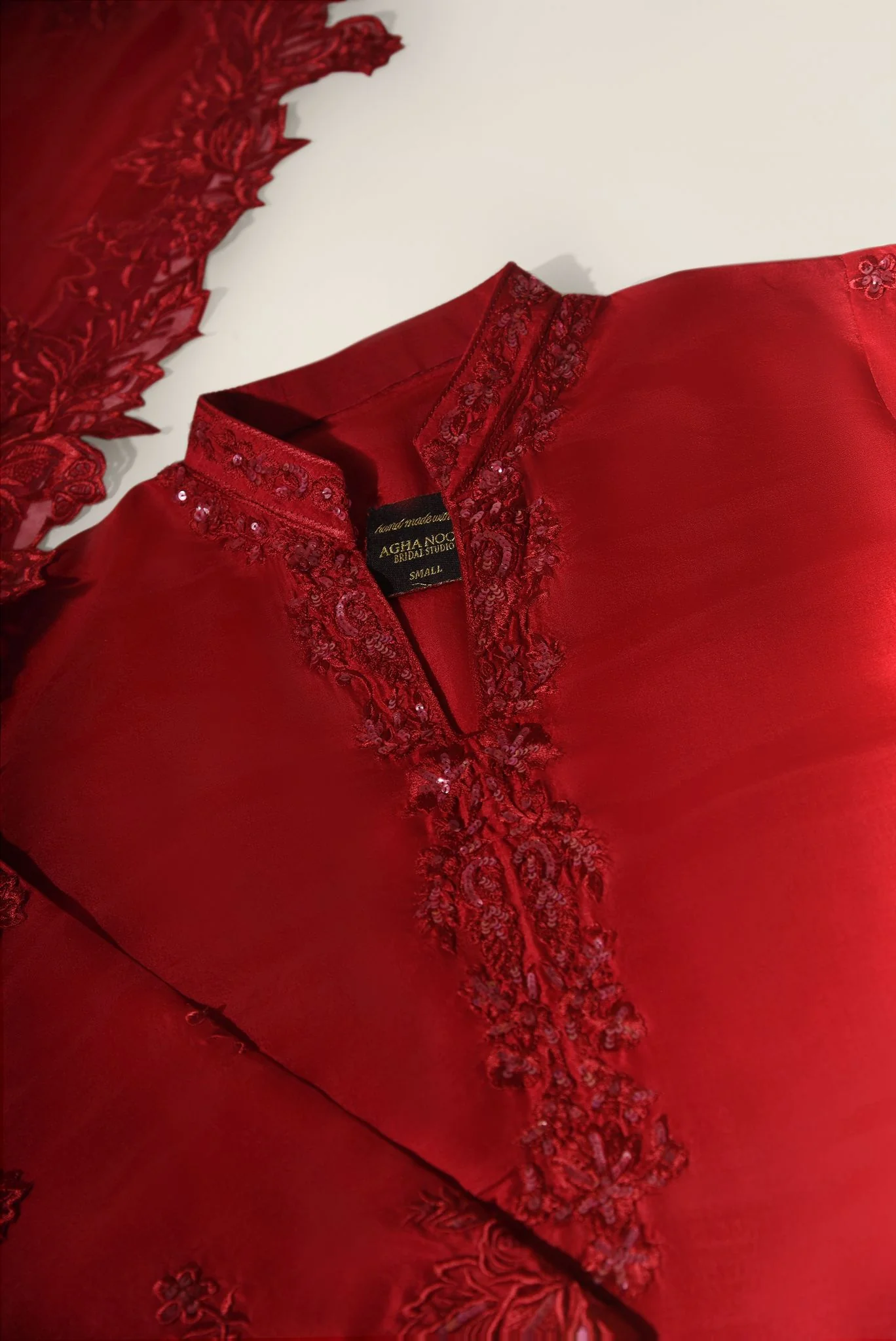 Maroon - Image 4