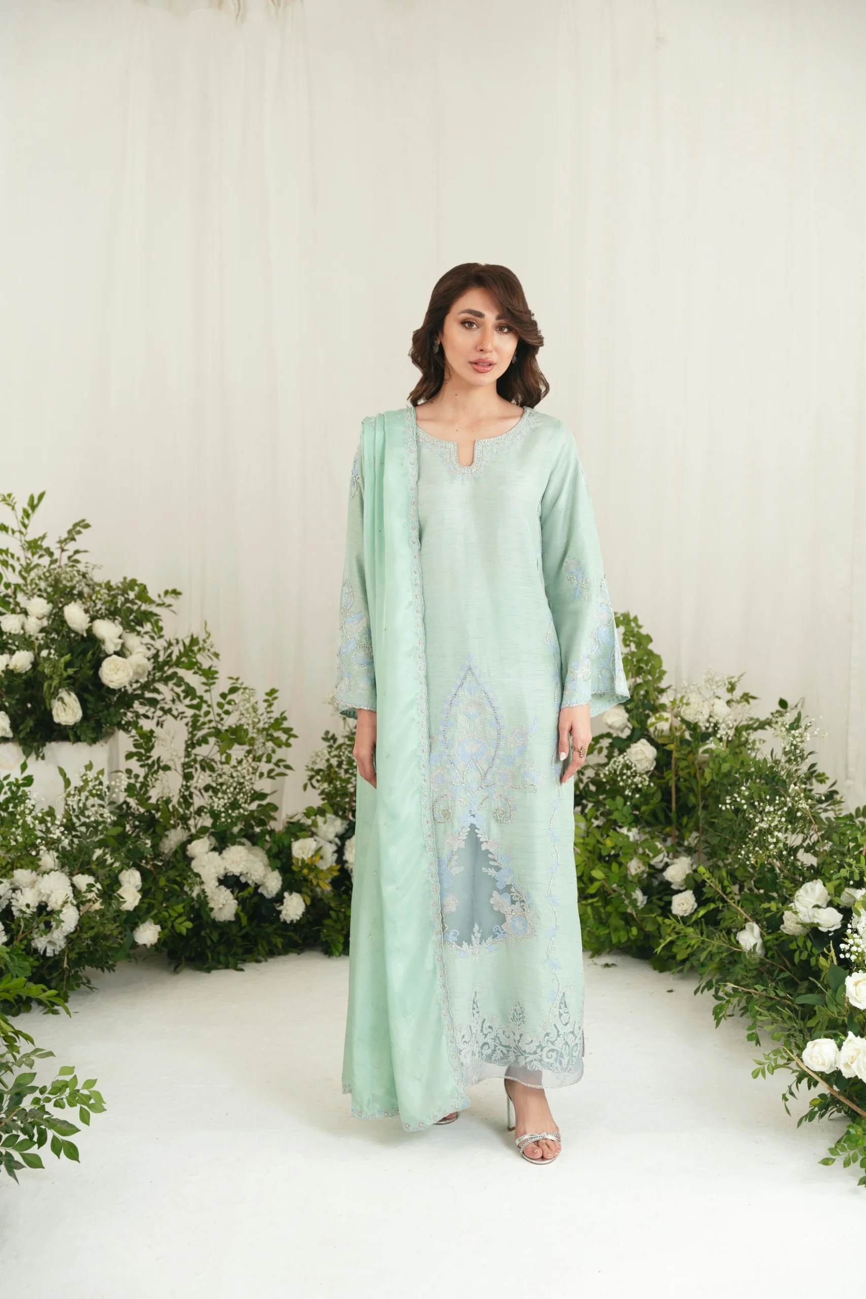 Nazmeen Royale - Image 4