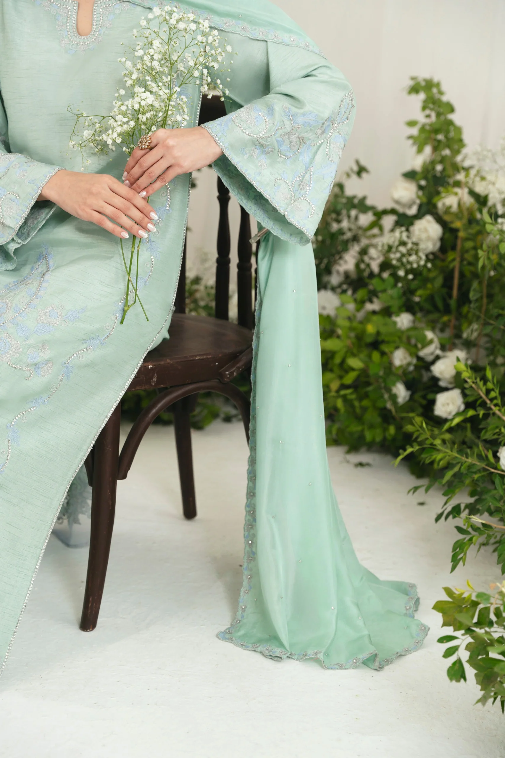 Nazmeen Royale - Image 7