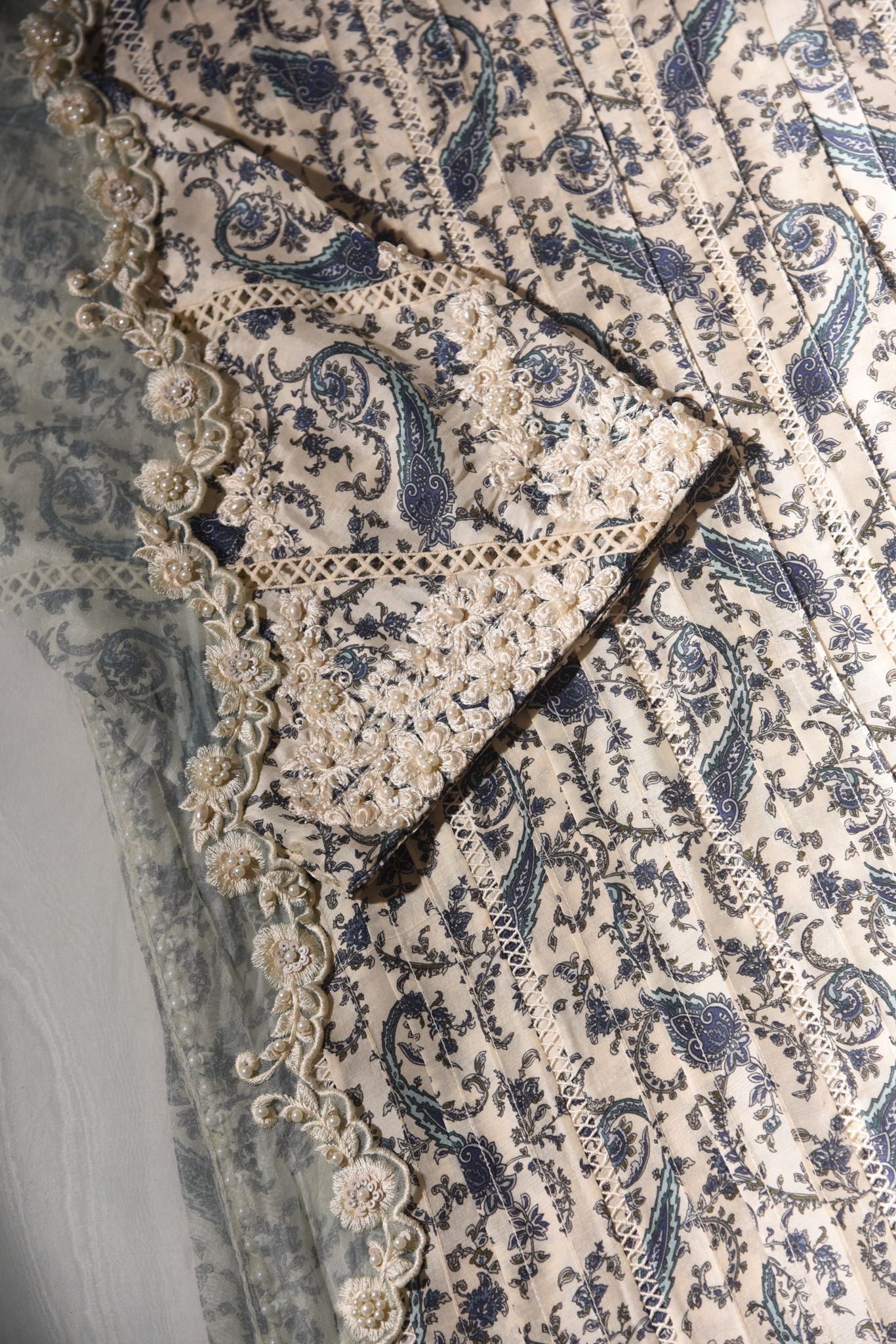 Paisley Amore - Image 3