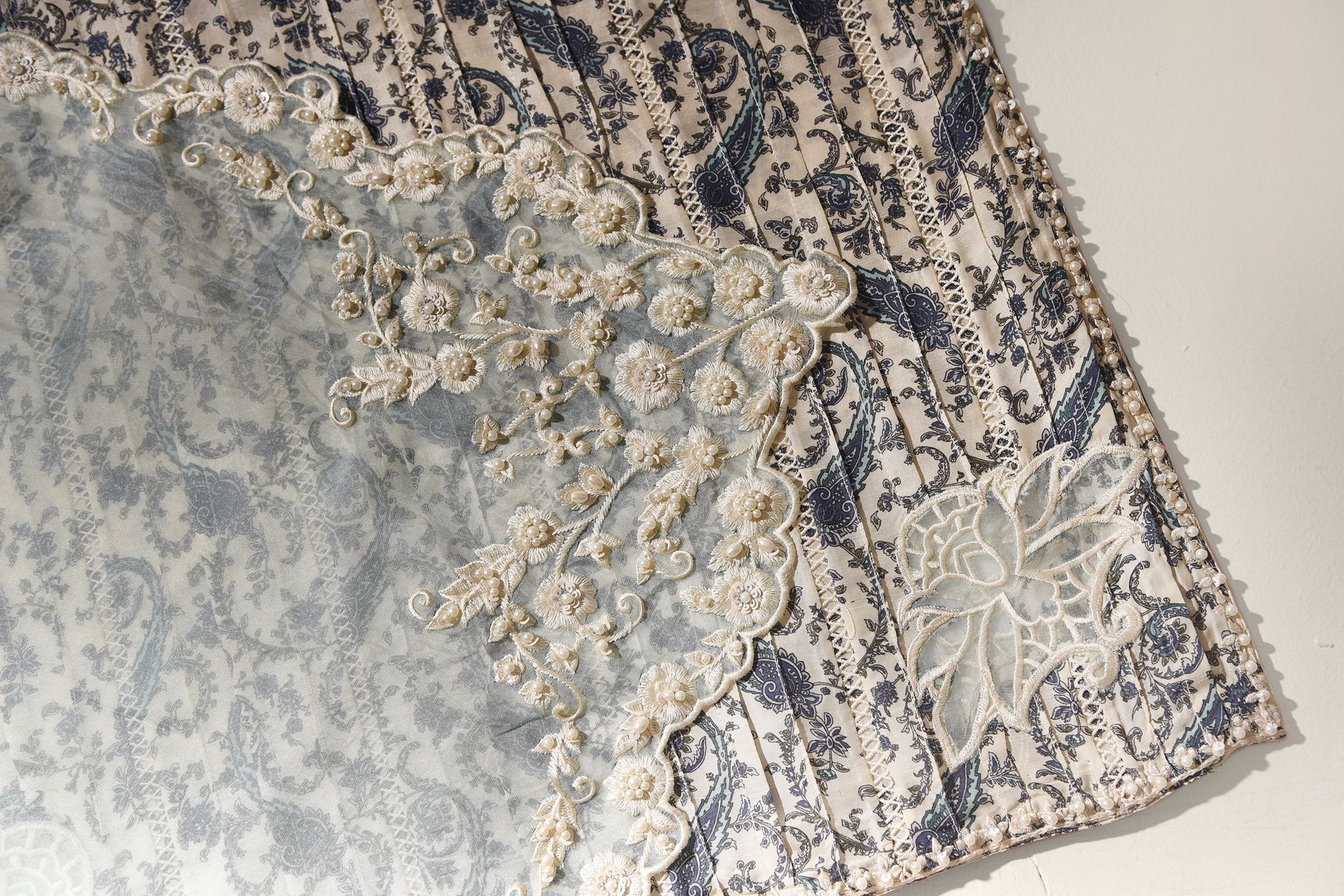 Paisley Amore - Image 4