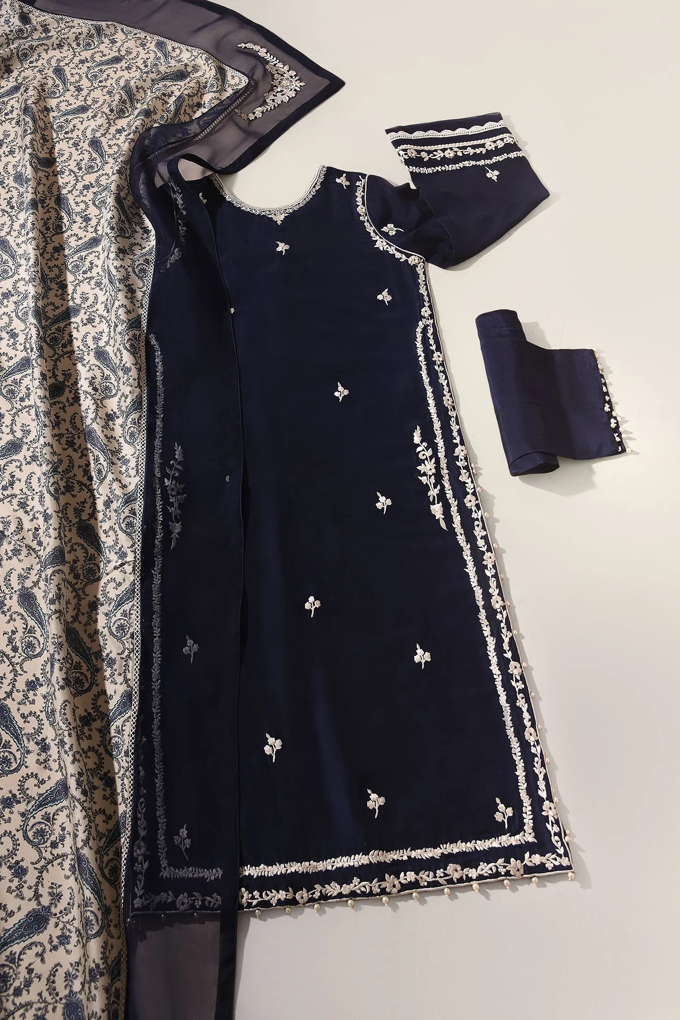 Tahzeeb Embroidered with Raw Silk Shawl - Image 4