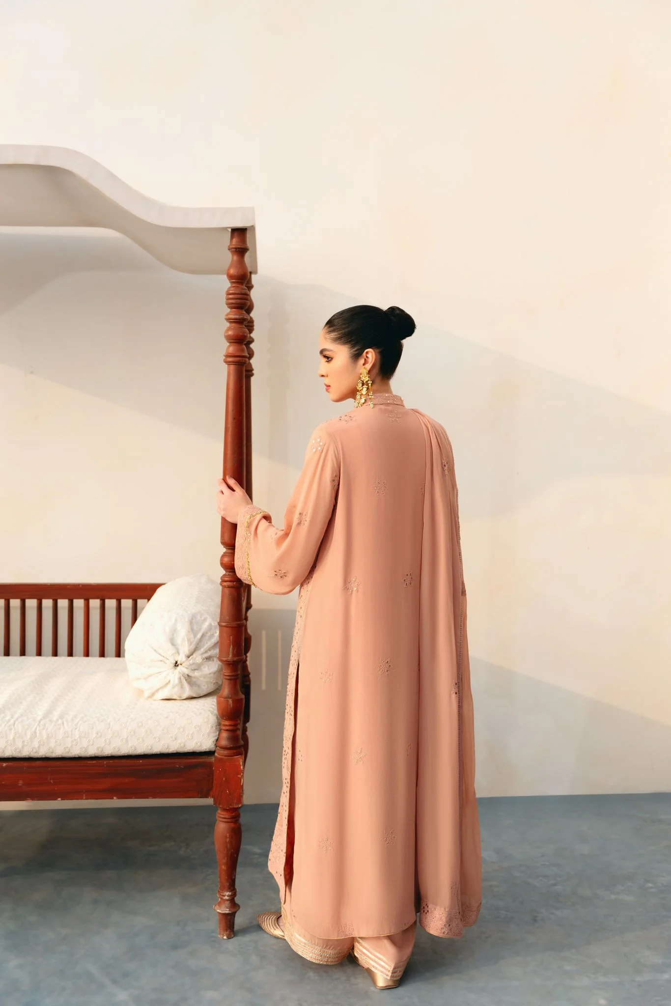 Taupe Chikankari - Image 2