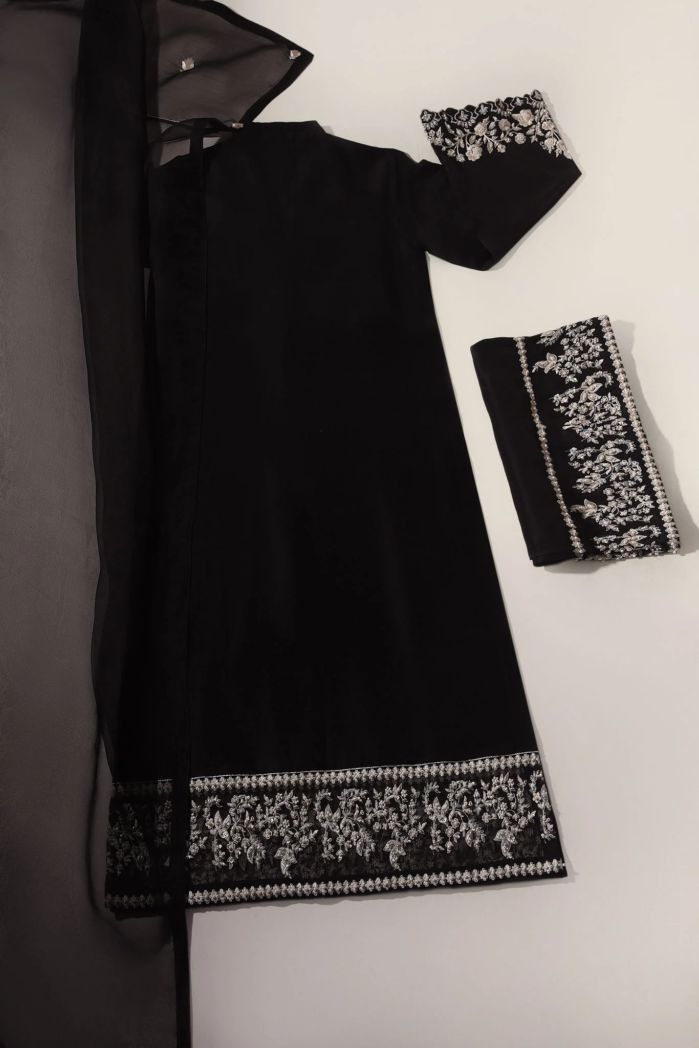 Tinsley Black - Image 3