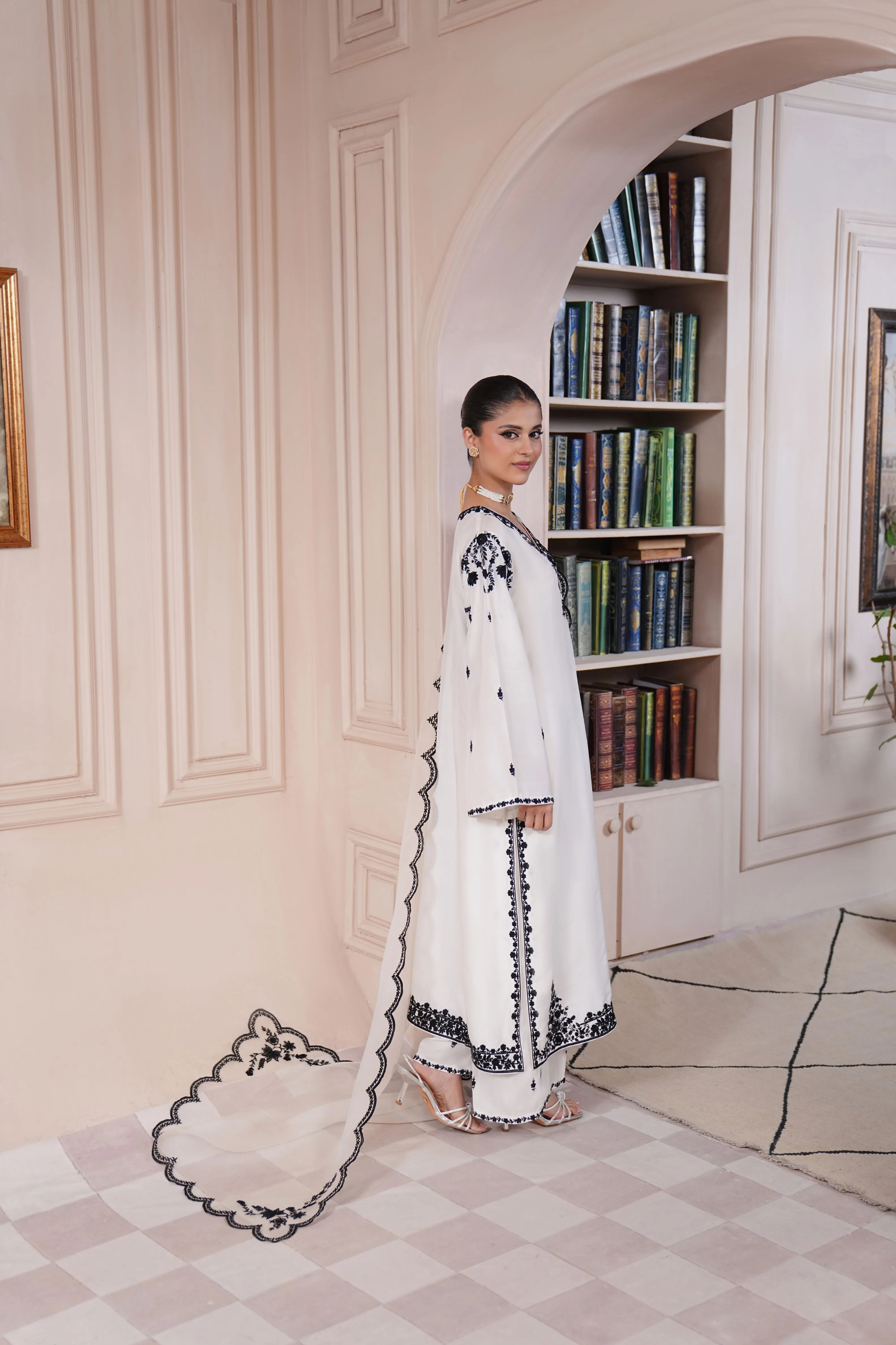 Zarmeel Embroidered - Image 3